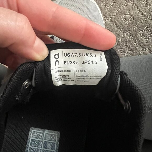 On Cloud 5 Waterproof Glacier Grey Walking Sneaker Size 7.5 - Picture 10 of 12